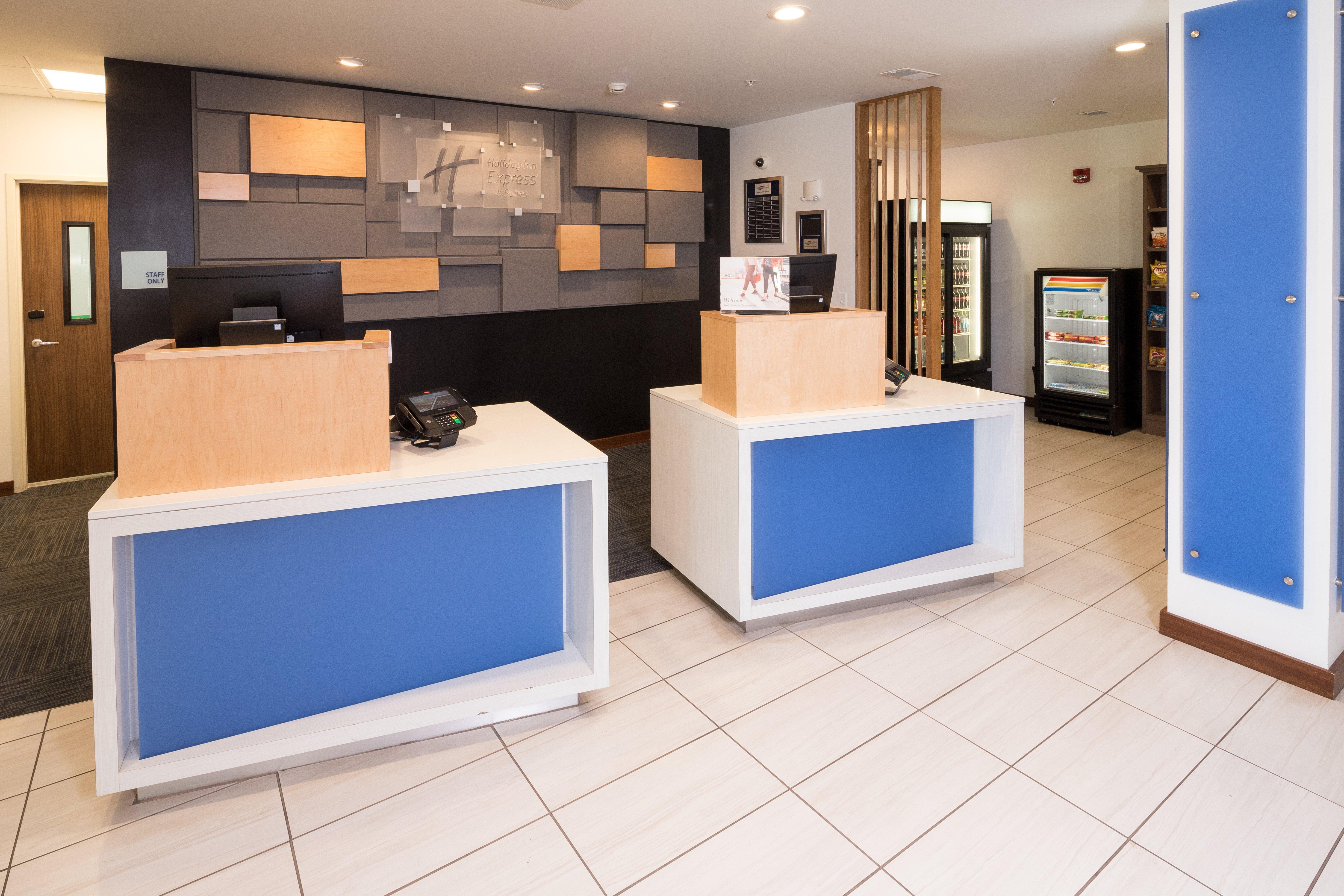 Holiday Inn Express & Suites - Portage By Ihg Exterior photo