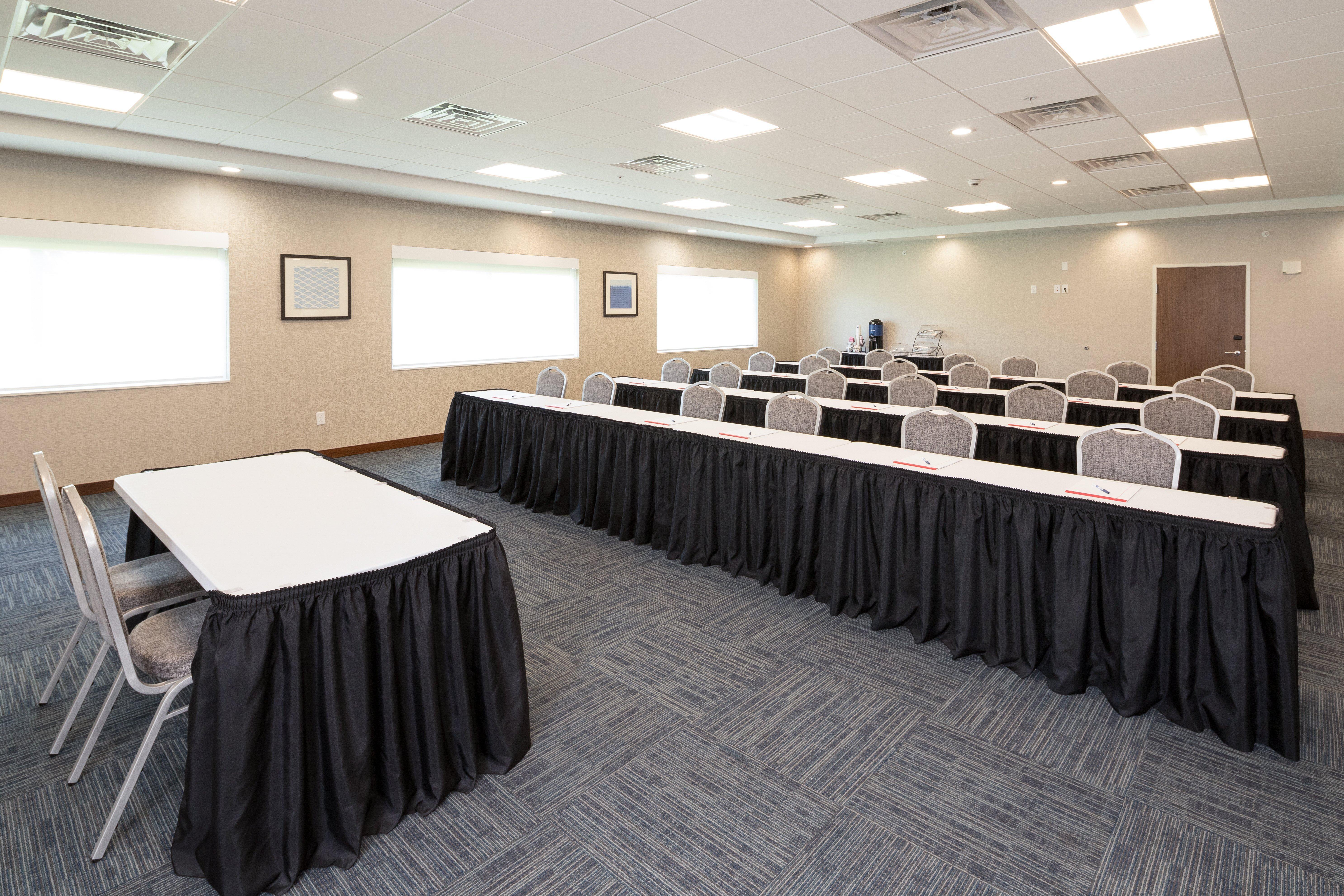 Holiday Inn Express & Suites - Portage By Ihg Exterior photo