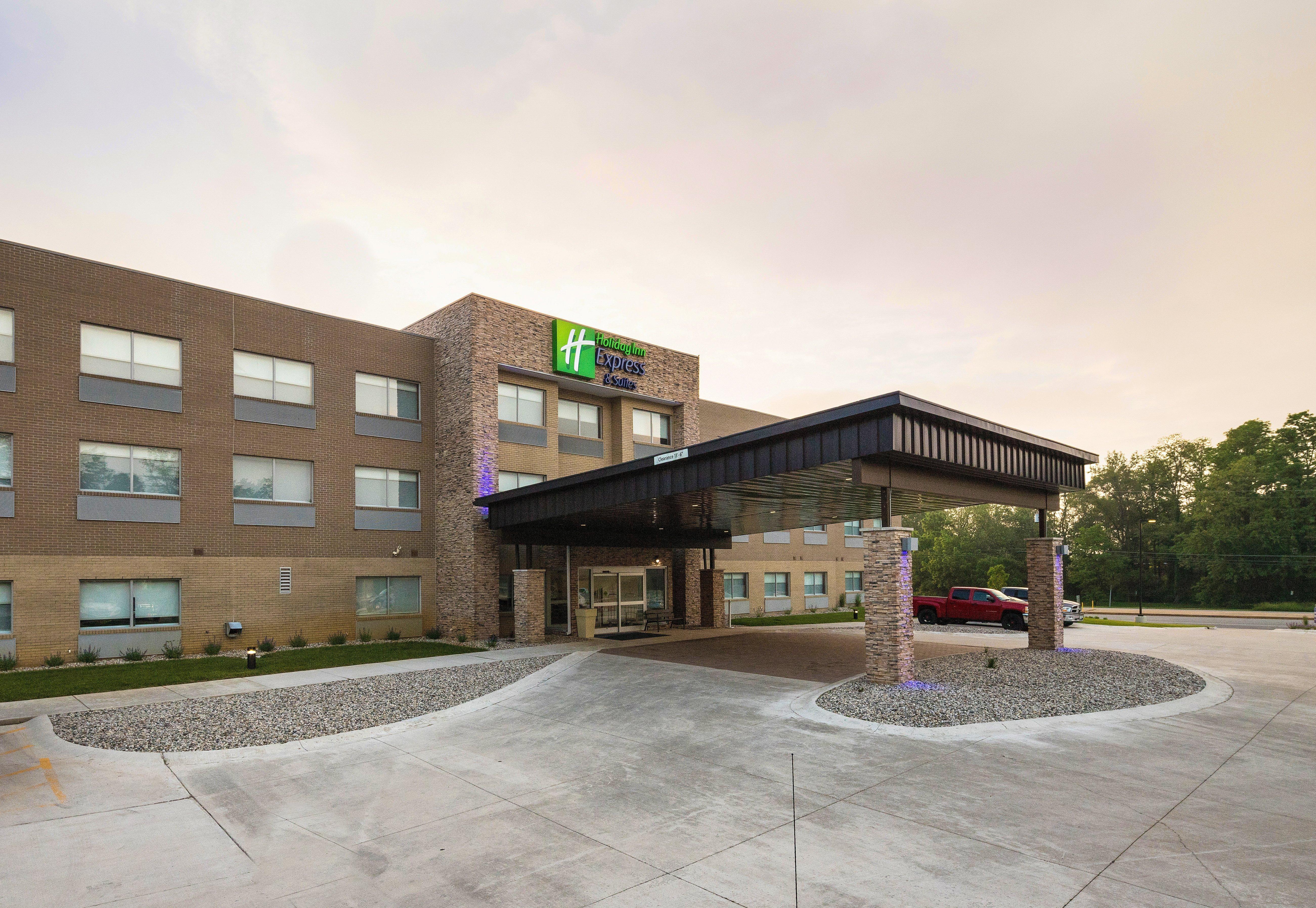 Holiday Inn Express & Suites - Portage By Ihg Exterior photo