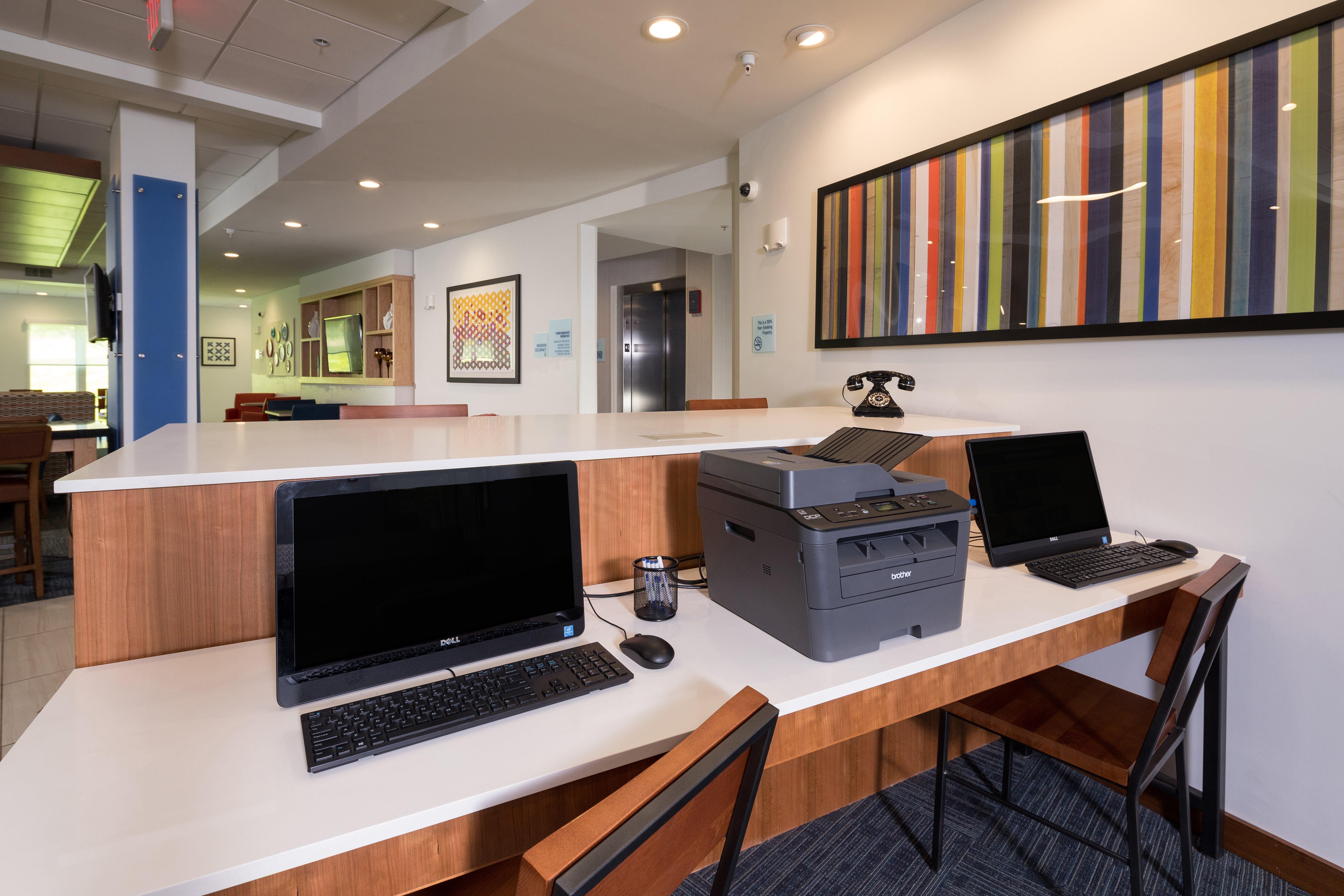 Holiday Inn Express & Suites - Portage By Ihg Exterior photo