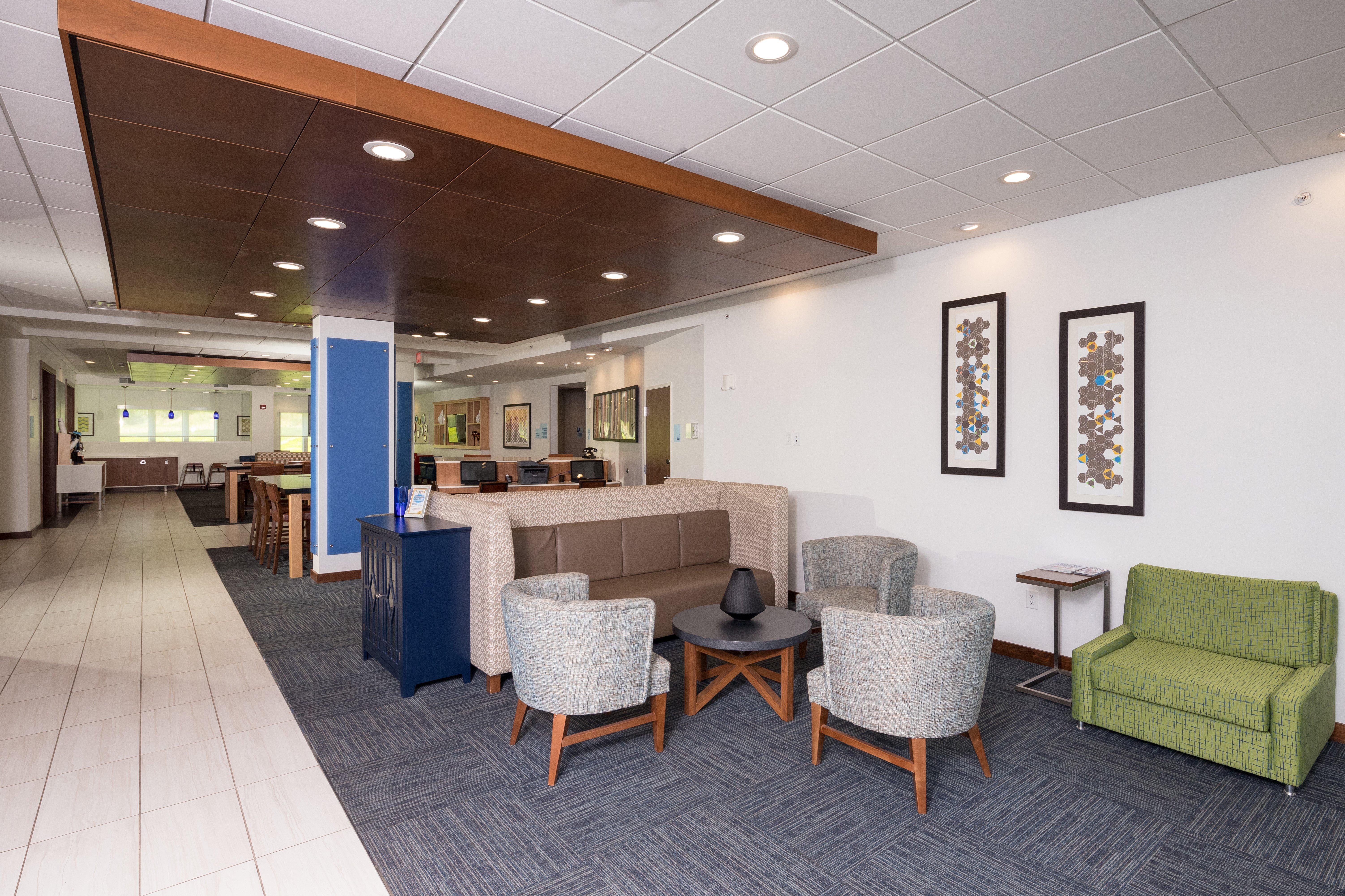 Holiday Inn Express & Suites - Portage By Ihg Exterior photo