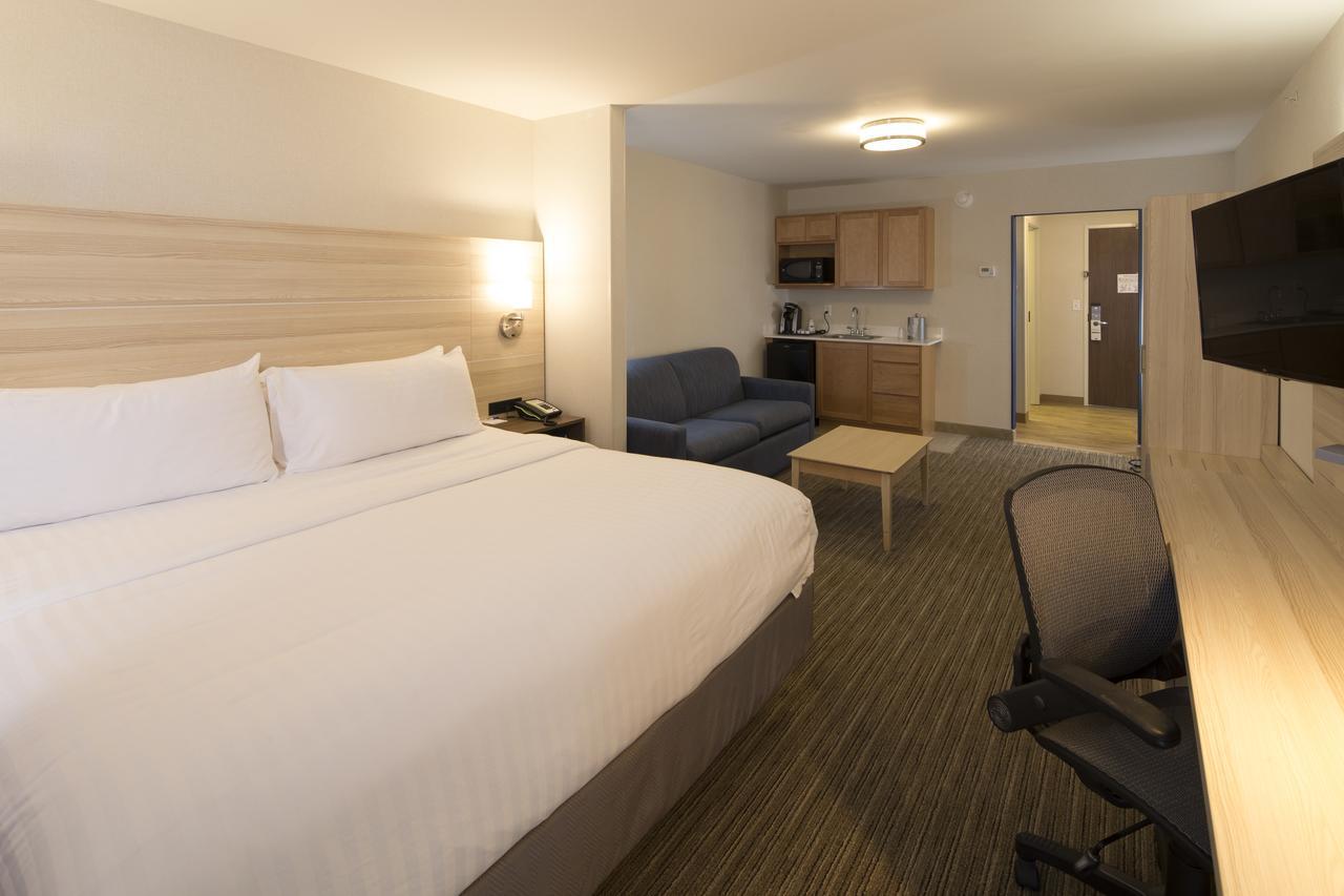 Holiday Inn Express & Suites - Portage By Ihg Exterior photo