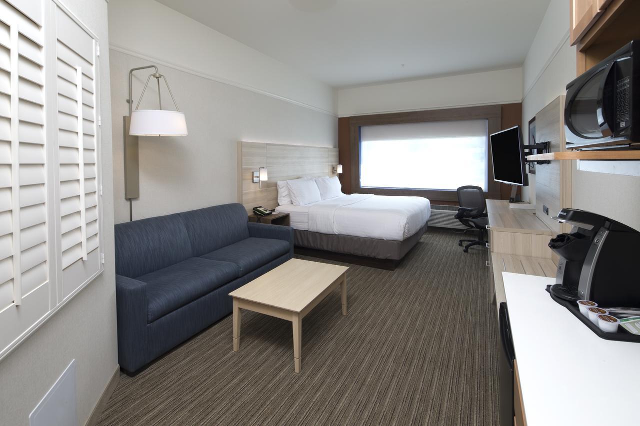 Holiday Inn Express & Suites - Portage By Ihg Exterior photo