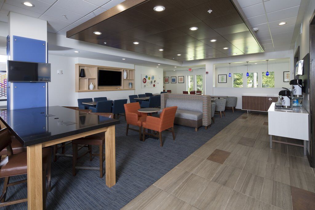 Holiday Inn Express & Suites - Portage By Ihg Exterior photo