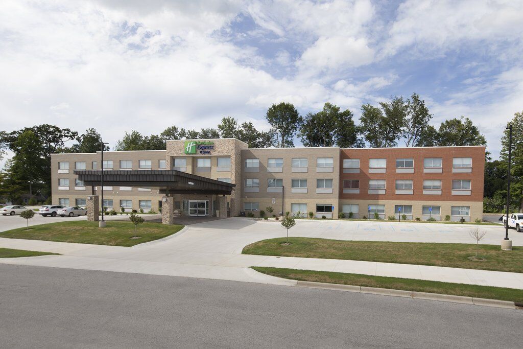 Holiday Inn Express & Suites - Portage By Ihg Exterior photo