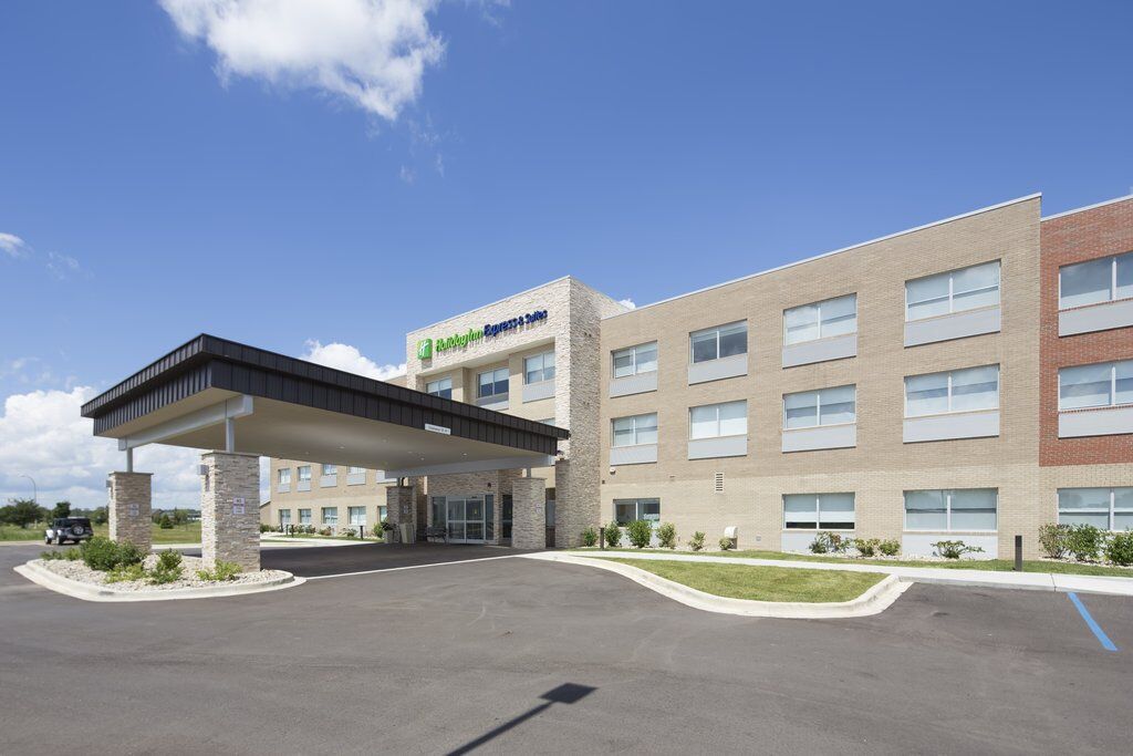 Holiday Inn Express & Suites - Portage By Ihg Exterior photo